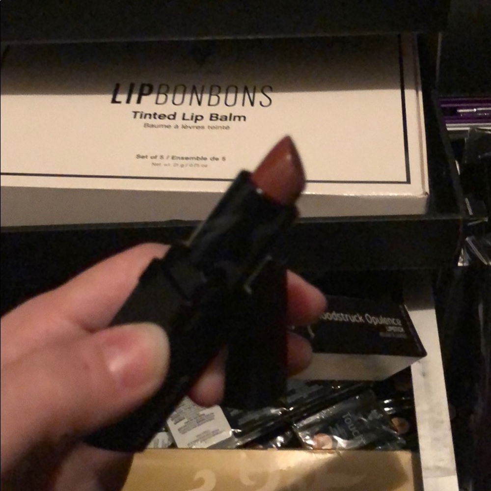 Younique lipstick
